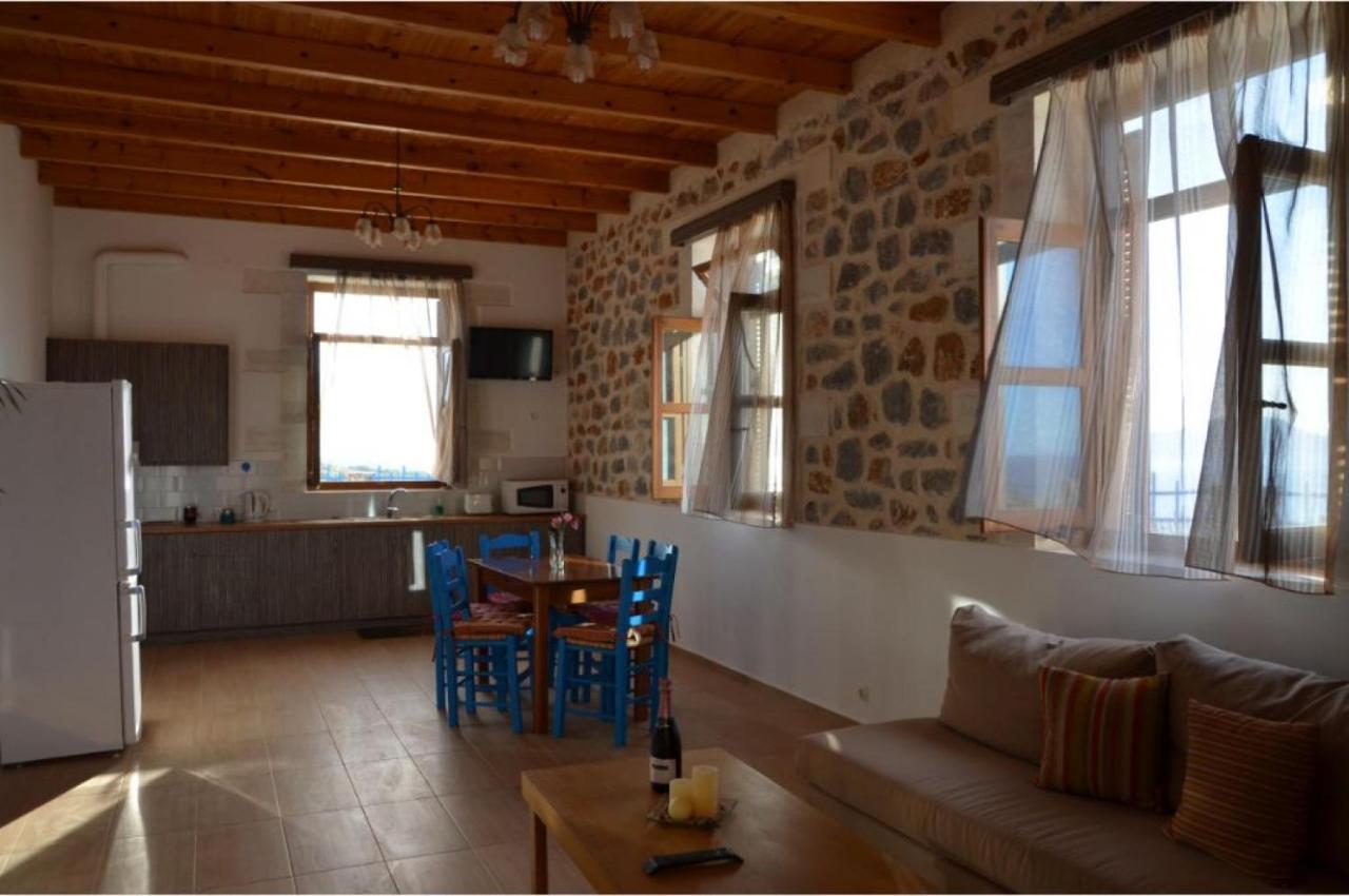 Stone Villa I In Petres Pétresz Kültér fotó
